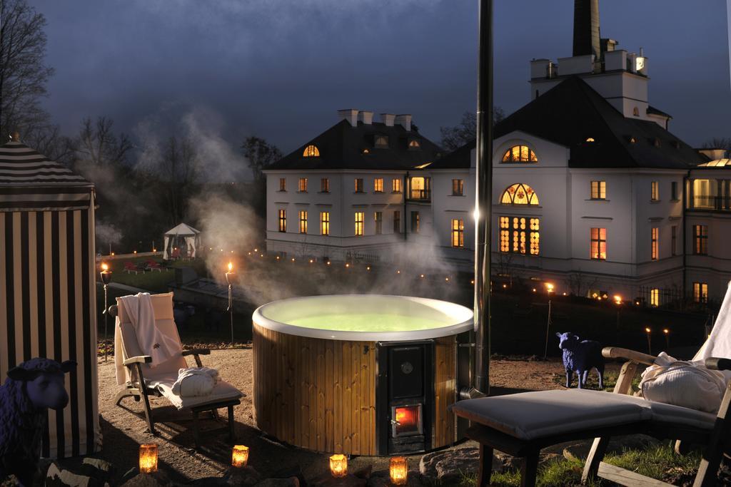Schlosshotel Burg Schlitz Hohen Demzin Exterior foto